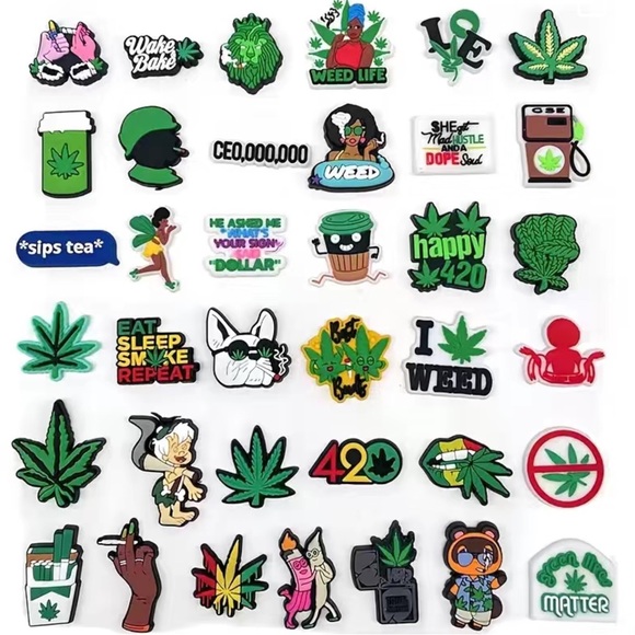 “Jibbts” Green Leaf Croc Designs - Picture 1 of 2